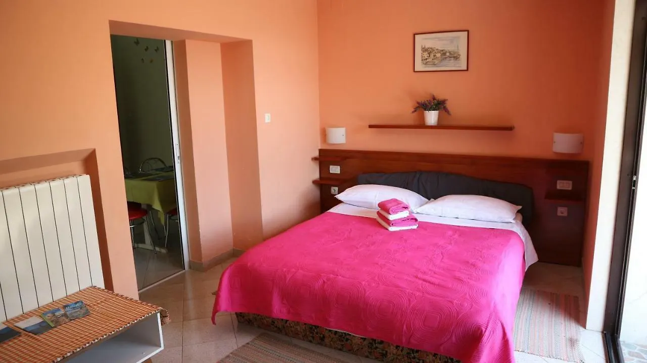 Apartments Komel Opatija 0*,