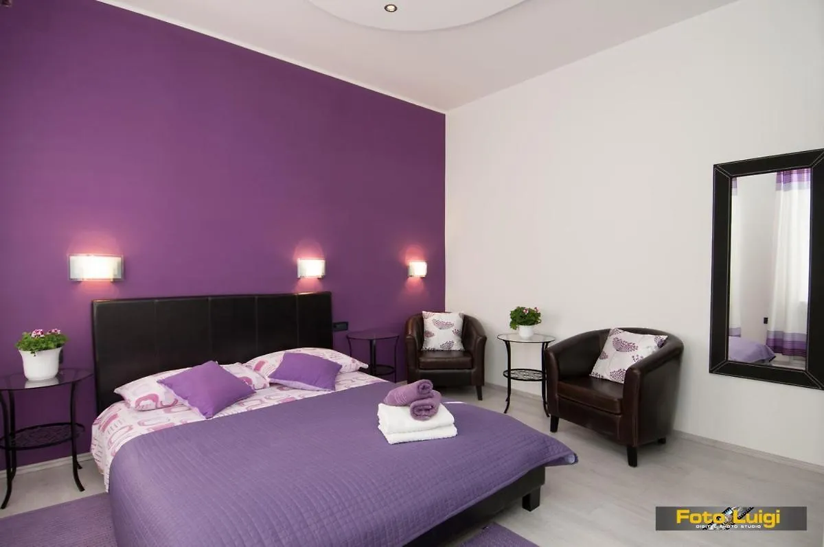 Apartments Komel Οπατία