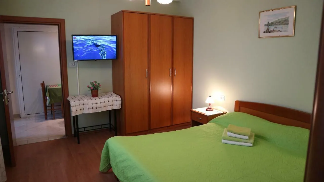 Apartments Komel Οπατία