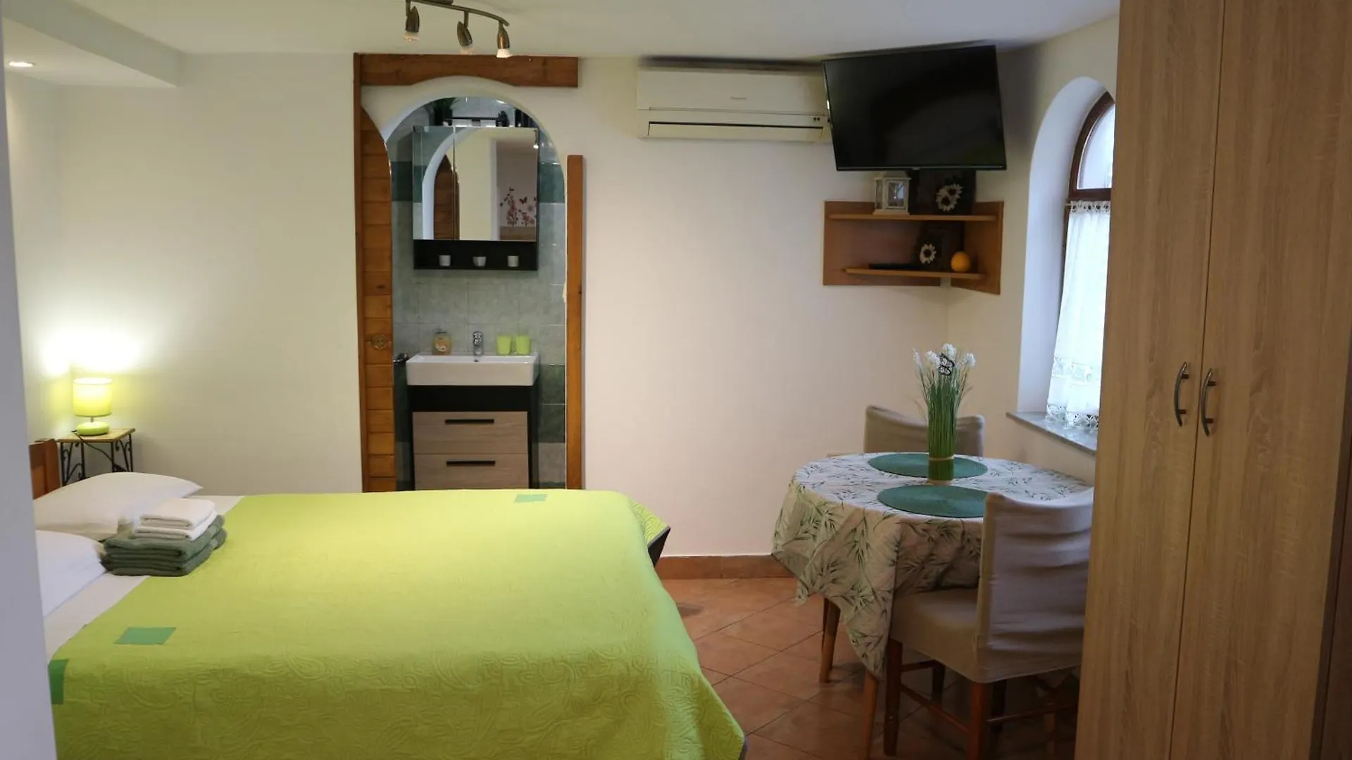 Apartments Komel Opatija 0*,