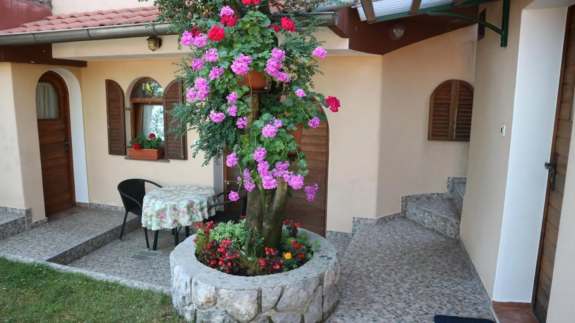 Apartments Komel Opatija