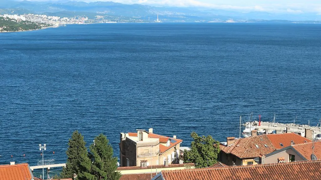 Apartments Komel Opatija 0*,  Croacia